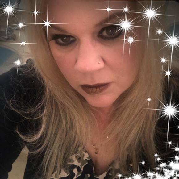 Meet your Posher, Emi - Picture 1 of 1